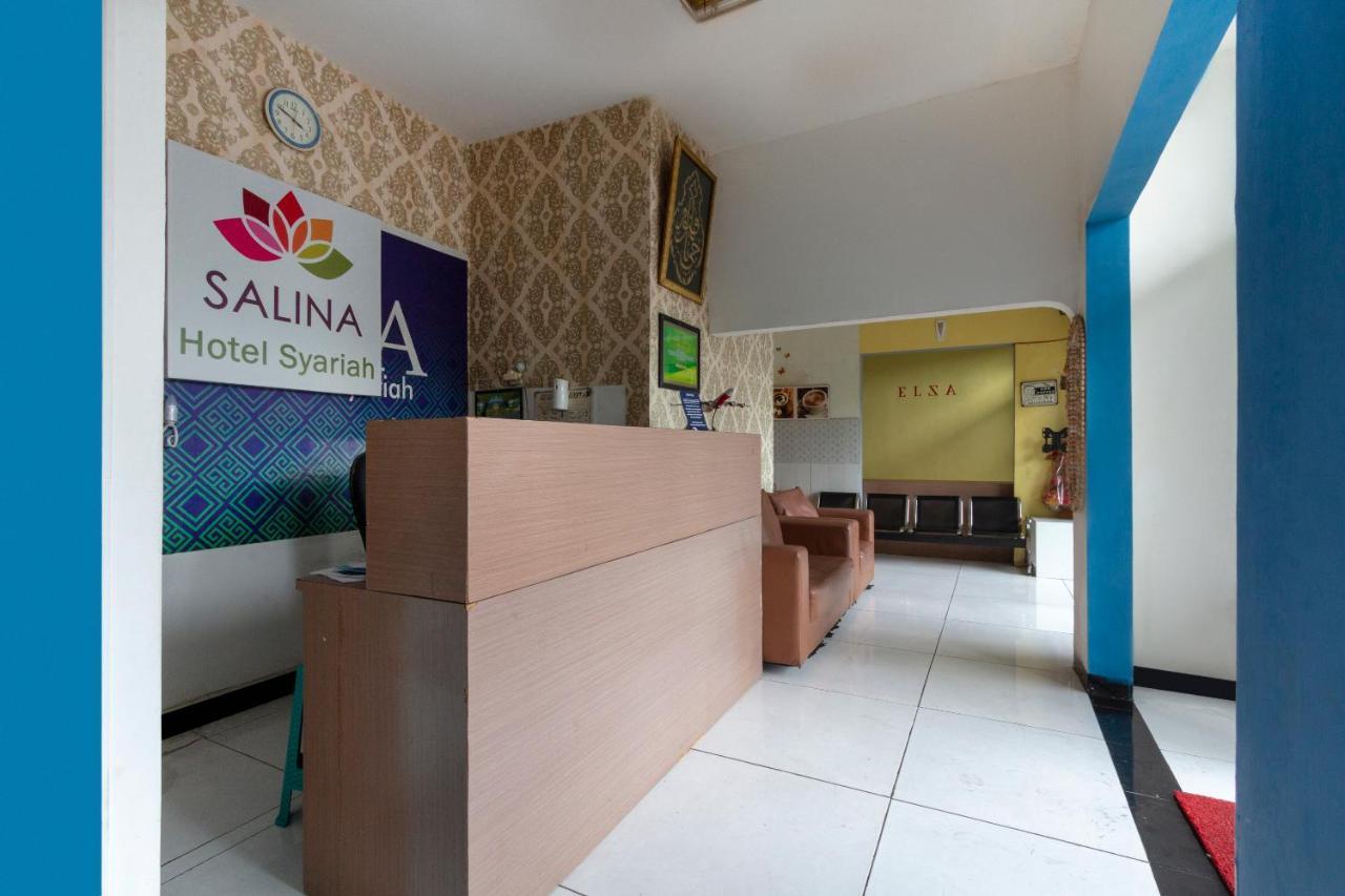 SPOT ON 2425 Salina Hotel Syariah Sidoarjo Bagian luar foto