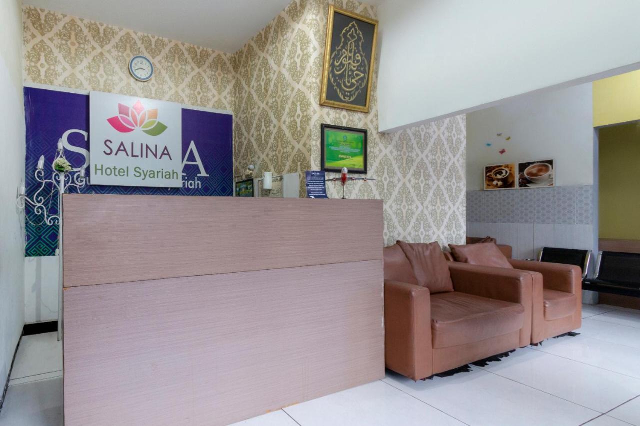 SPOT ON 2425 Salina Hotel Syariah Sidoarjo Bagian luar foto