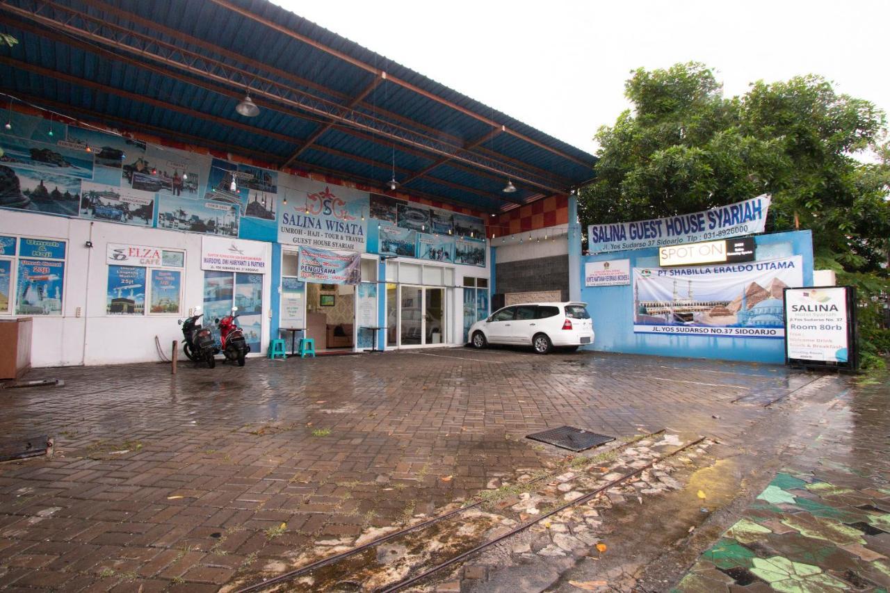 SPOT ON 2425 Salina Hotel Syariah Sidoarjo Bagian luar foto