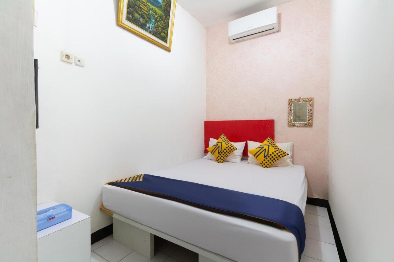 SPOT ON 2425 Salina Hotel Syariah Sidoarjo Bagian luar foto