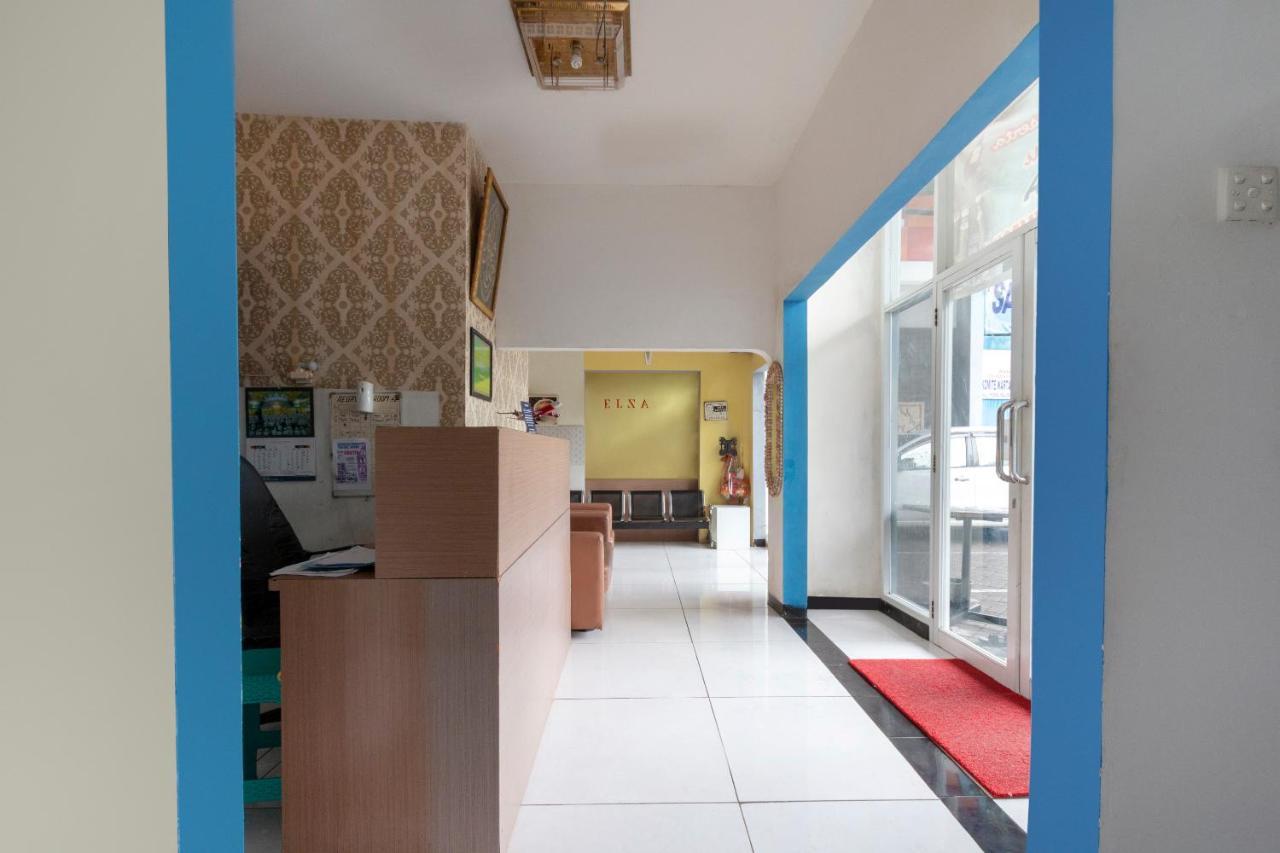SPOT ON 2425 Salina Hotel Syariah Sidoarjo Bagian luar foto
